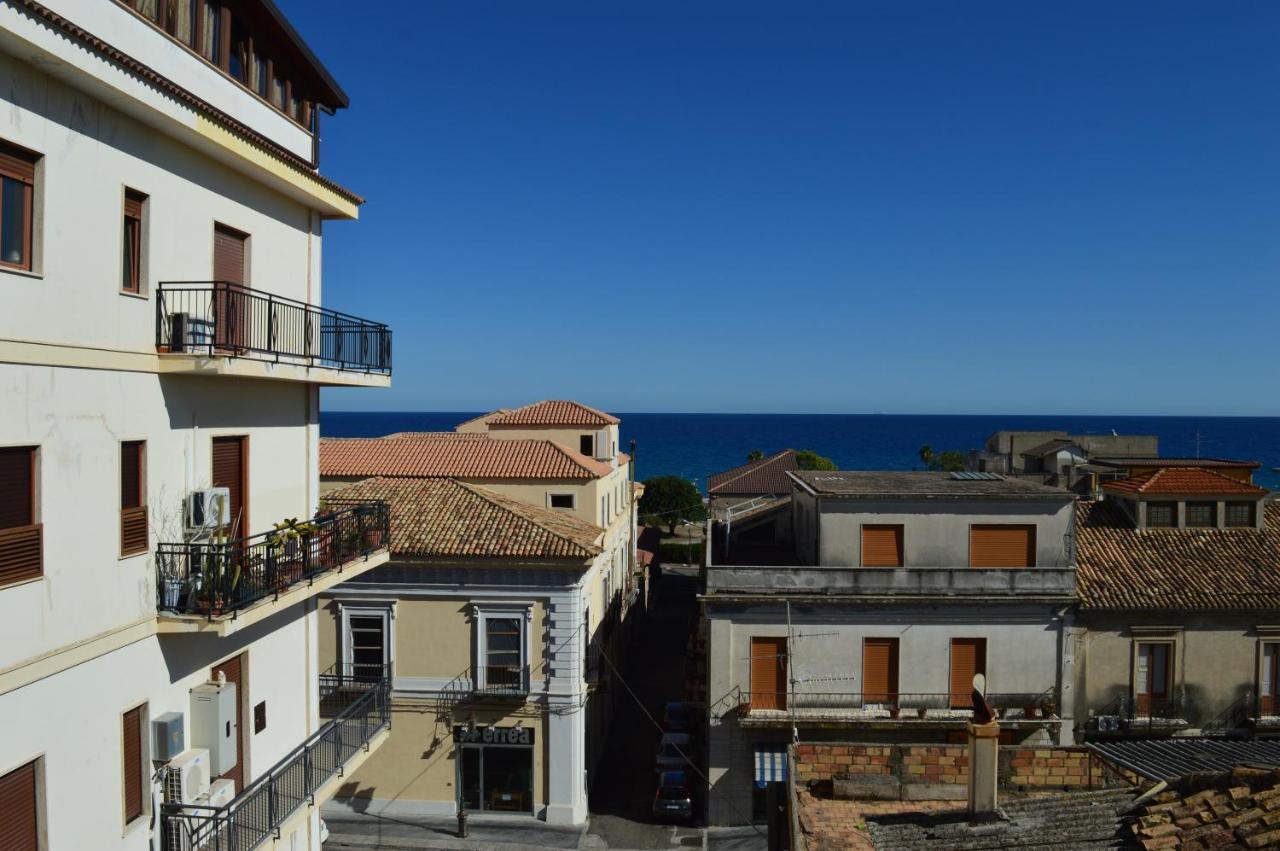 Emerella Luxury Suites Siderno Beach Esterno foto