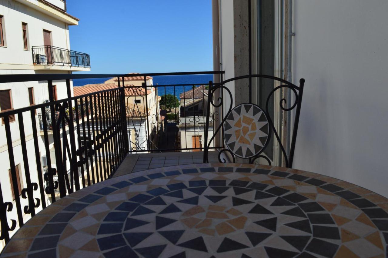 Emerella Luxury Suites Siderno Beach Esterno foto