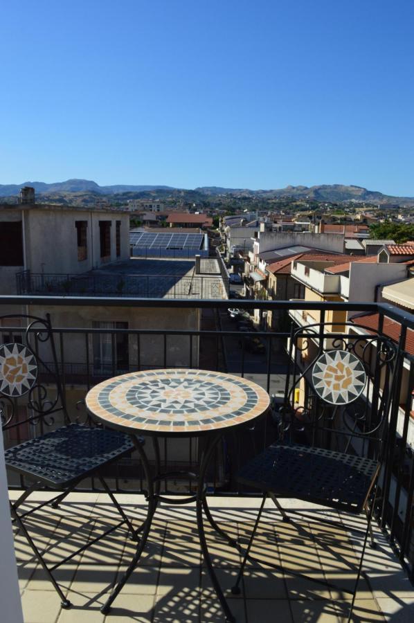 Emerella Luxury Suites Siderno Beach Esterno foto