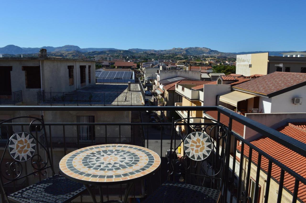 Emerella Luxury Suites Siderno Beach Esterno foto