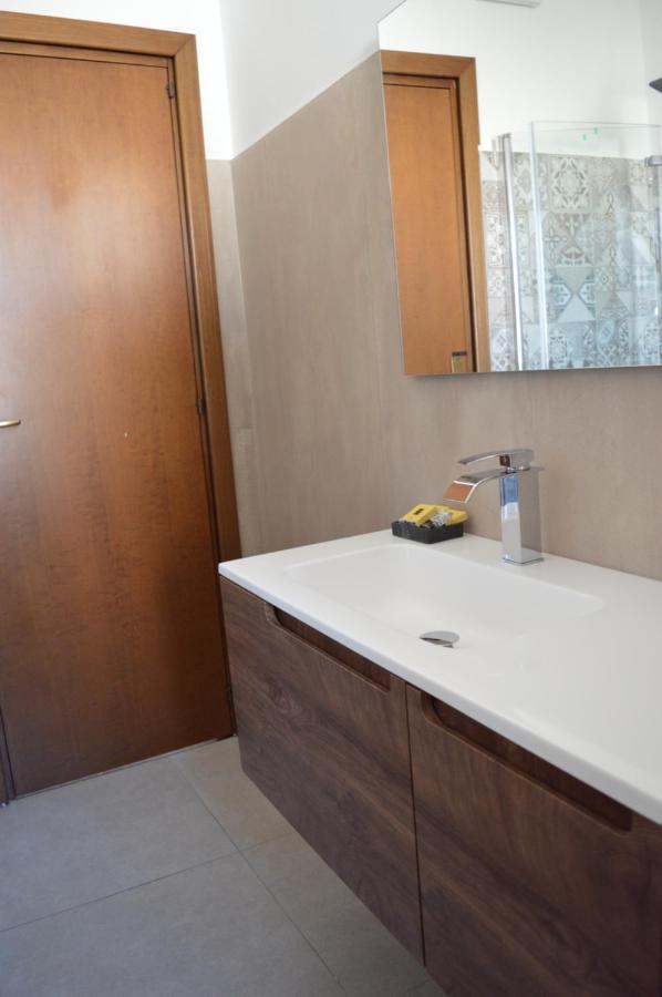 Emerella Luxury Suites Siderno Beach Esterno foto