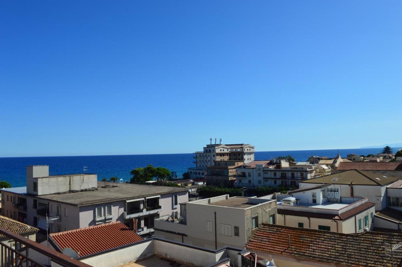 Emerella Luxury Suites Siderno Beach Esterno foto
